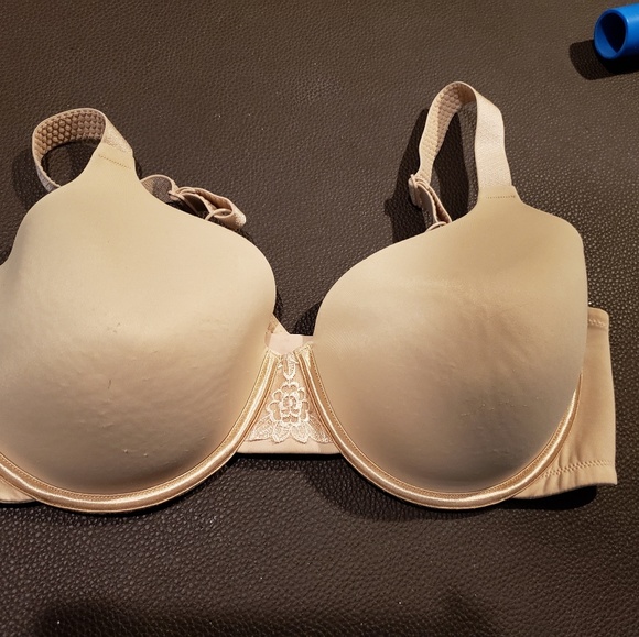 Vanity Fair Other - Vanity  fair  bra 40 d beige